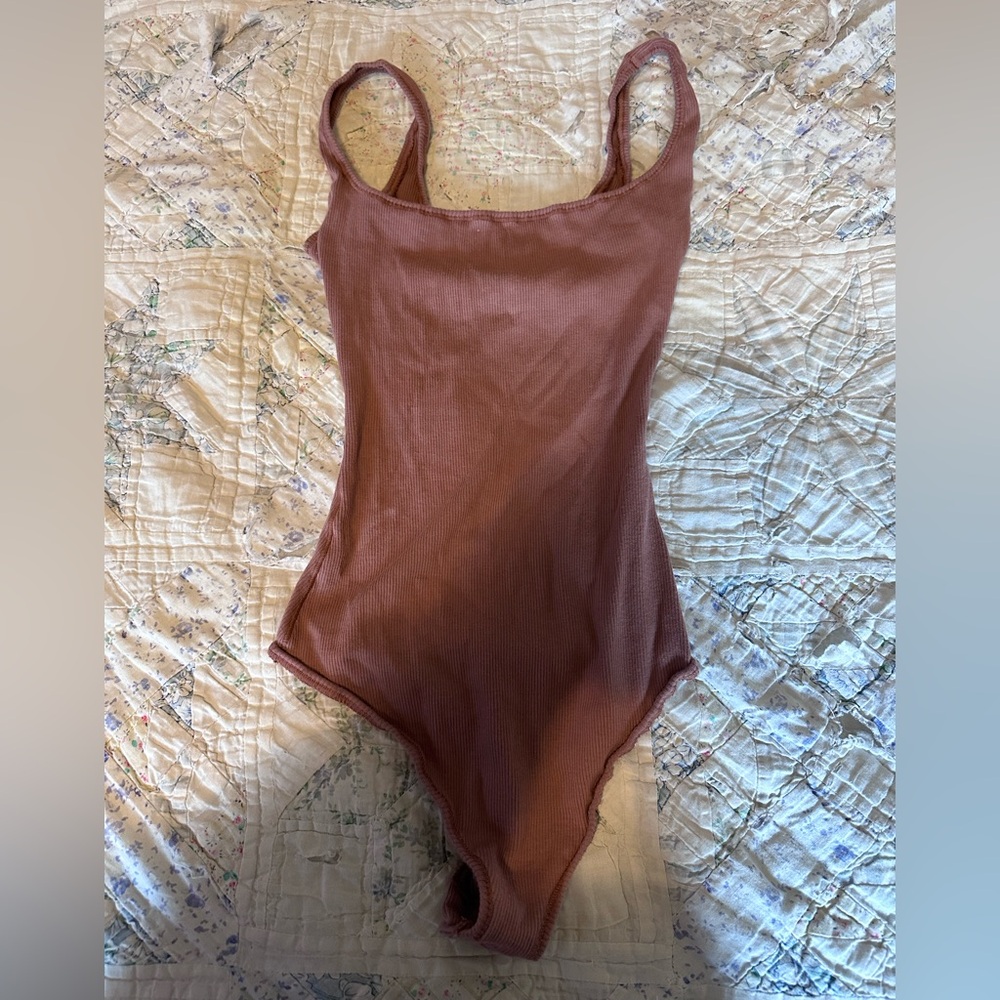 Skims bodysuit LIMITED EDITION COLOR